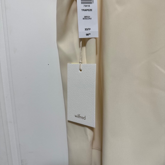 NWT Aritzia Wilfred Trapeze Blouse XS - Picture 5 of 5